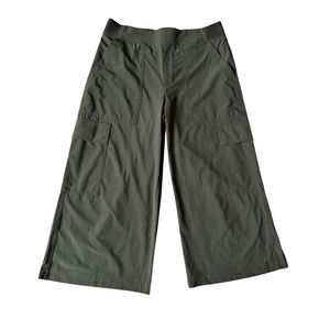 Athleta Cropped Cargo Pants Athleisure Pull On Olive Green 10